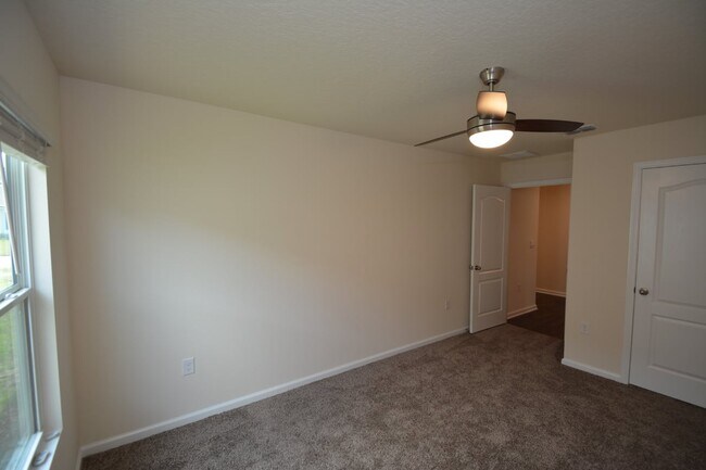 Foto del edificio - 664 Grand Reserve Dr