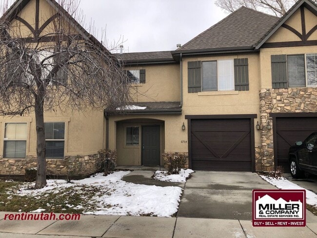 Photo - Beautiful townhouse in The Cottages at 9th!