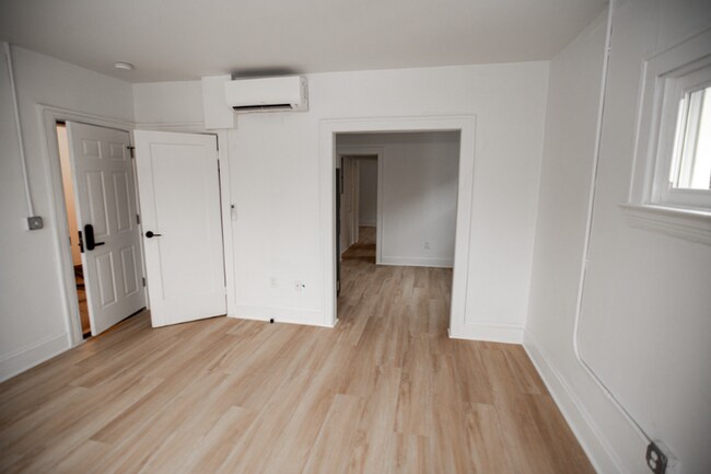 Foto del edificio - 1388 W 83rd St