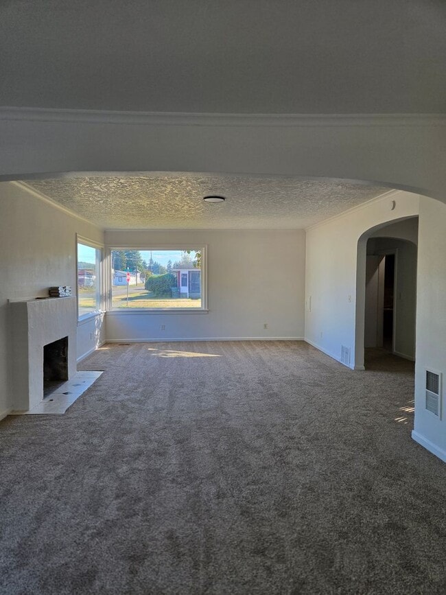 Building Photo - 931 E St