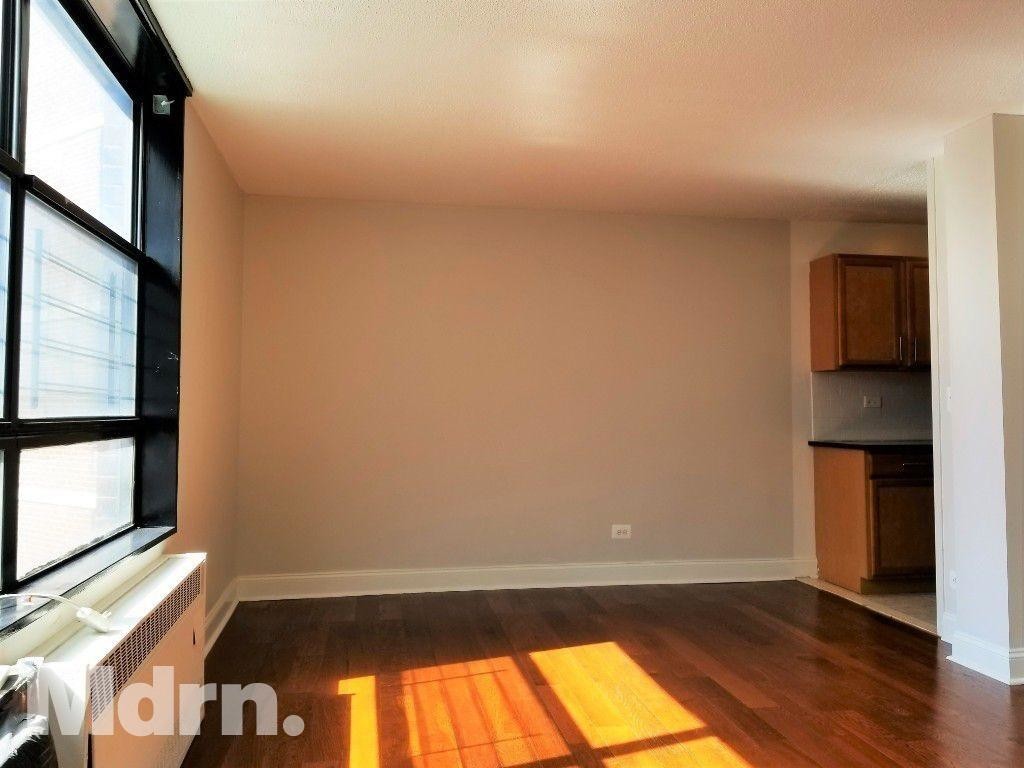Primary Photo - 3333 Broadway