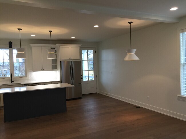 Foto del edificio - 1207 Sweetbriar Ave