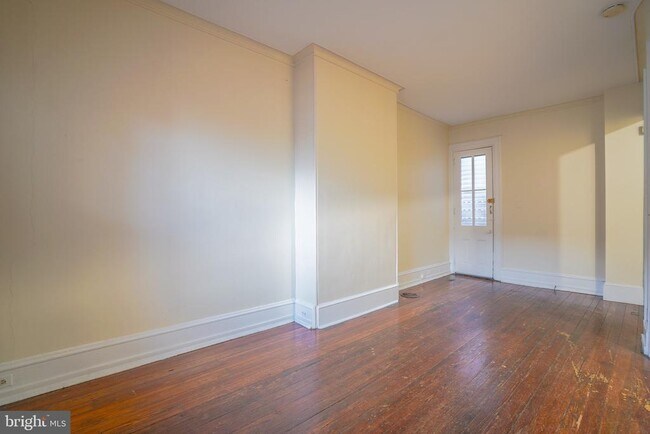 Building Photo - 3003 Poplar St