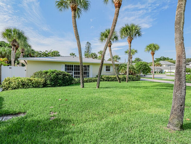 Building Photo - 922 Pirate Cove Ln