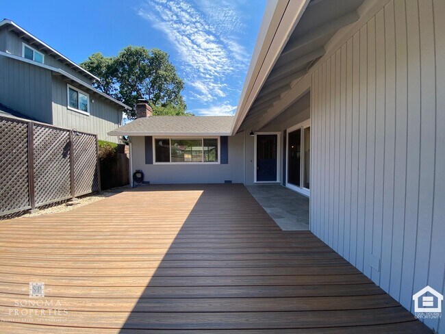 Foto del edificio - Charming 2bd/2ba House in Downtown Sonoma!