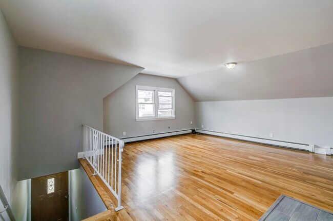 Building Photo - 88 Riverview Rd
