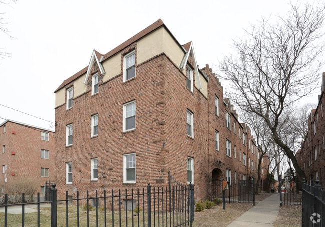 Building Photo - Woodcroft Apartments