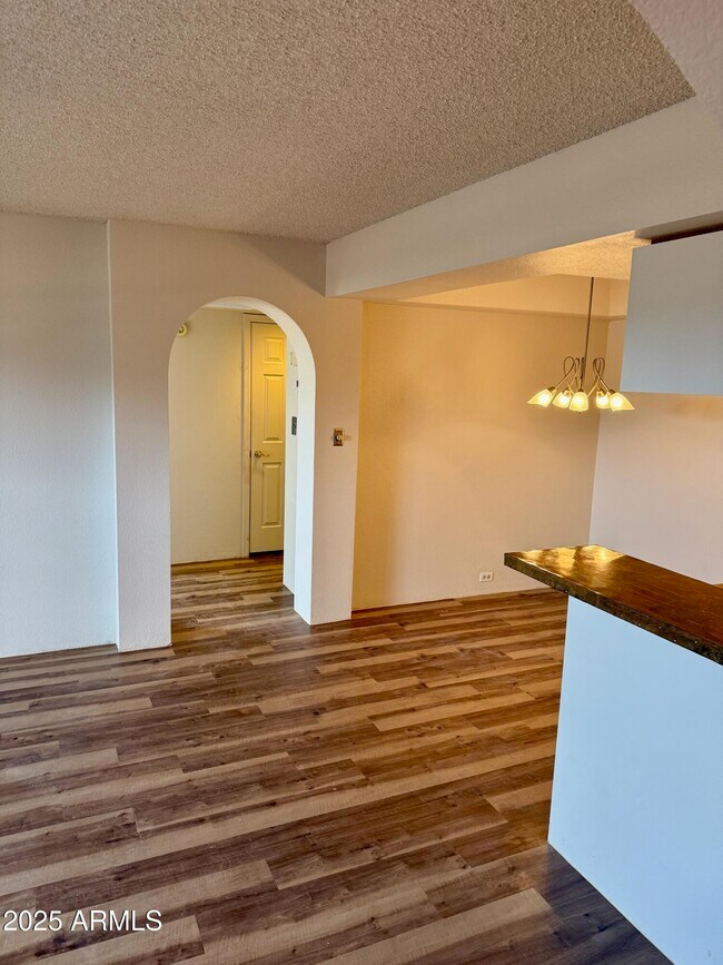 Foto del edificio - 10410 N Cave Creek Rd