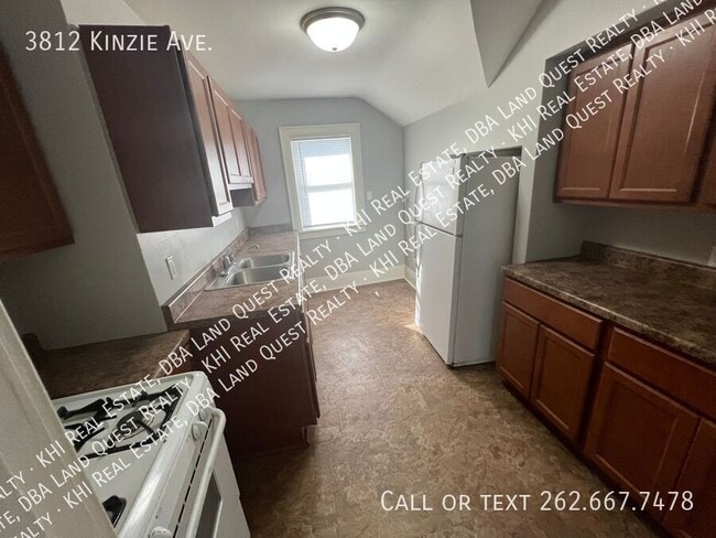 Building Photo - 3812 Kinzie Ave