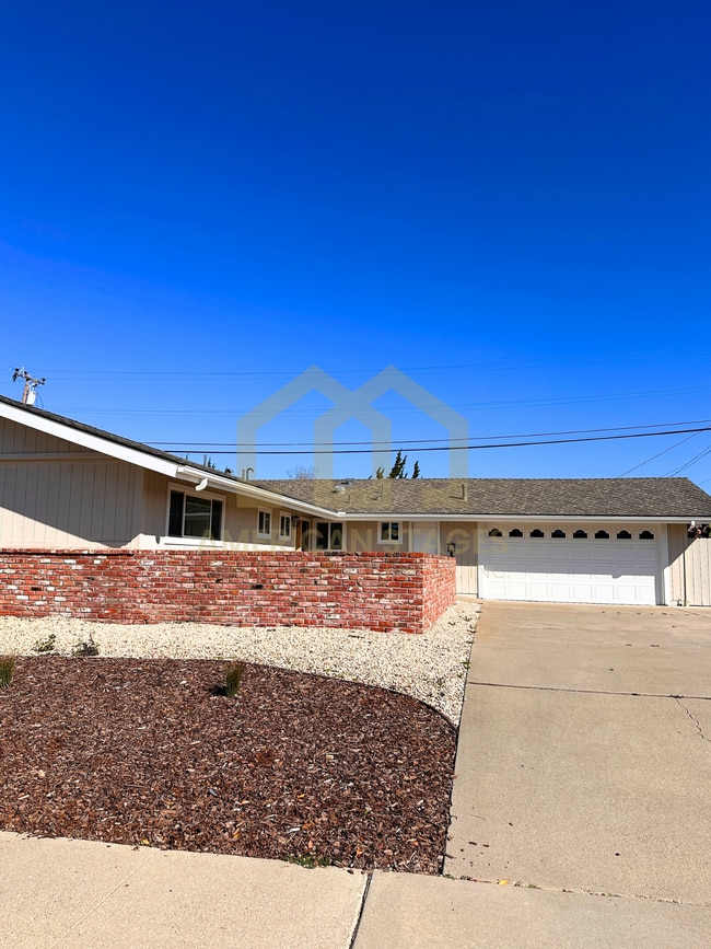 Building Photo - 1012 N H St