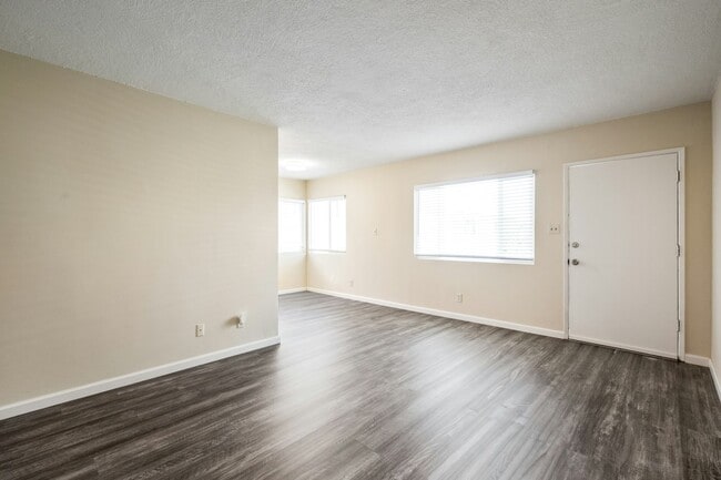 Building Photo - 717 S Meyler St