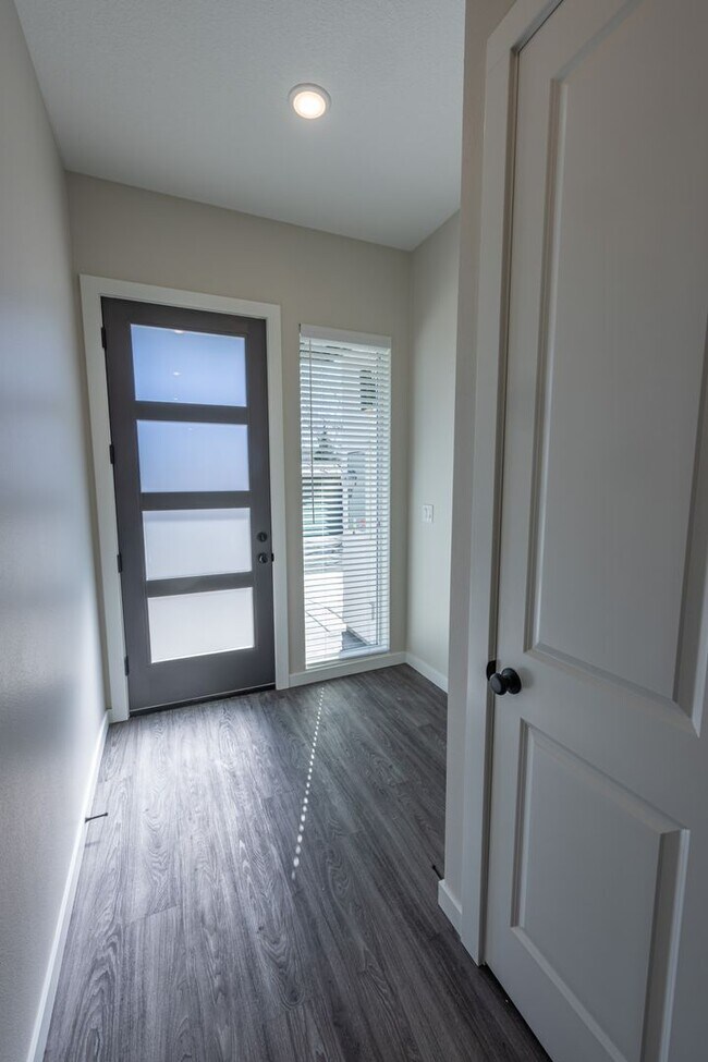 Foto del edificio - Built in 2024 - 3 bedroom with loft/office. Has AC.