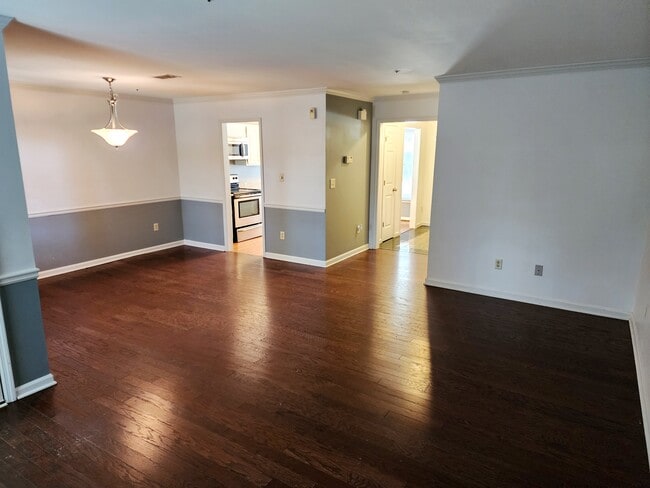 Building Photo - 465 Salem Woods Dr SE