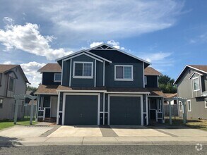 Building Photo - 2107 Yellowstone St