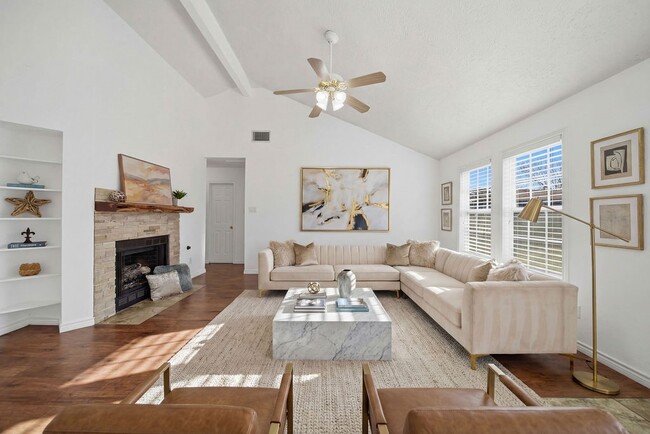 Building Photo - 2805 Pickett Dr