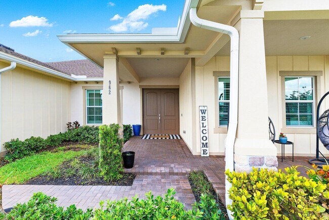 Building Photo - 962 Castaway Ct