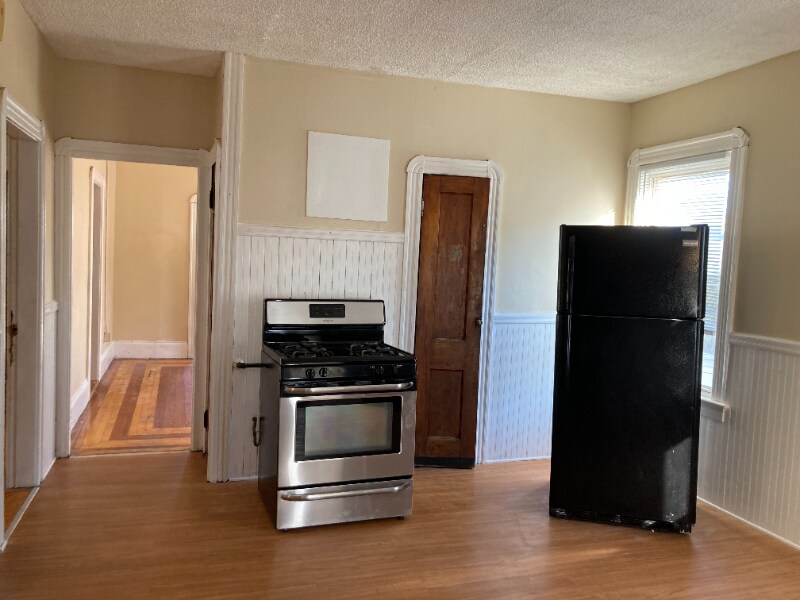 Primary Photo - 66 Academy Ave