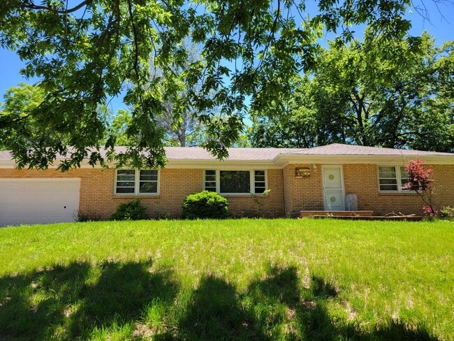 3 bedroom house 1.5 bathroom - 3 bedroom house 1.5 bathroom