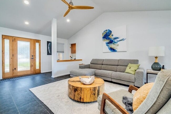 Building Photo - 11422 Bristle Oak Trail