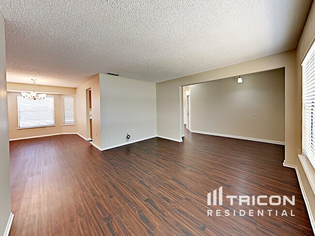 Building Photo - 1268 Maximilian Street Deltona FL