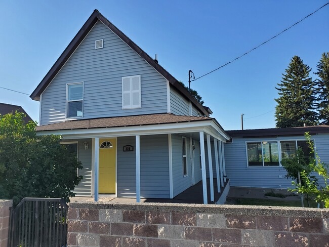 Exterior Front - 220 E Pacific St