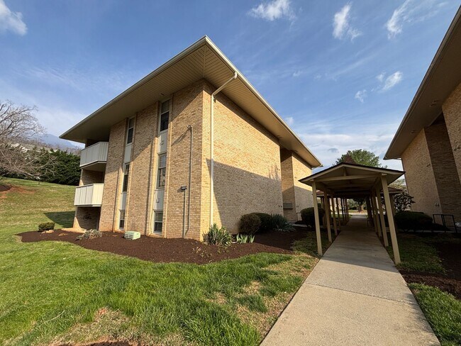 Foto del edificio - 5260 Crossbow Cir