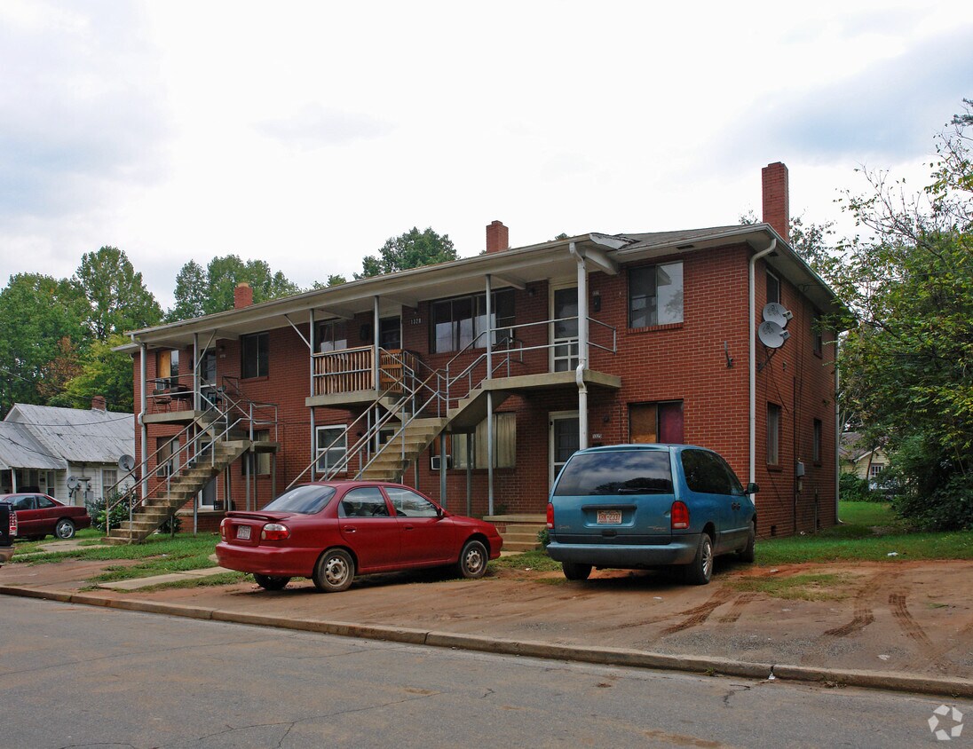 Primary Photo - 1321 Cunningham Ave