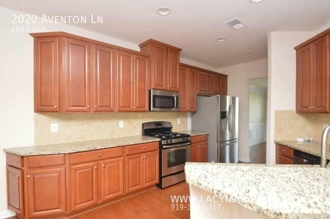 Building Photo - 2020 Aventon Ln