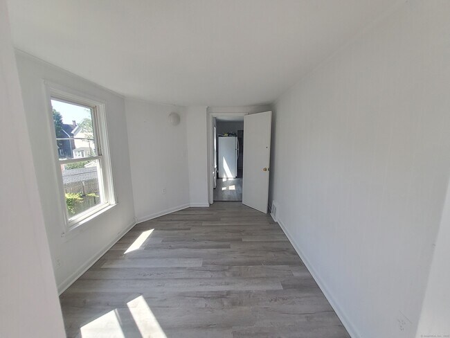 Building Photo - 426 Poplar St