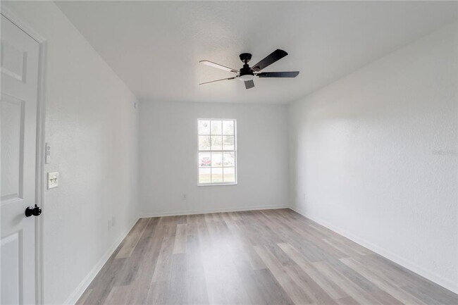 Building Photo - 20 Water Trak