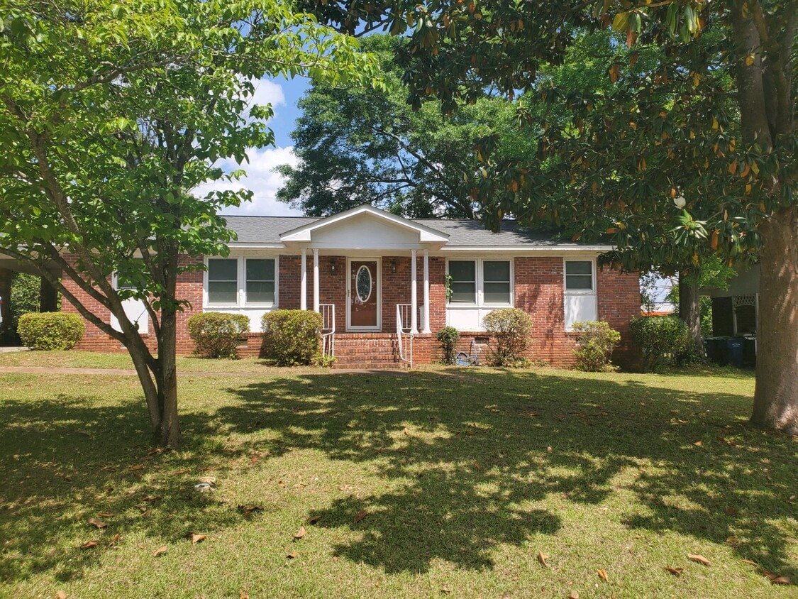 Primary Photo - 1820 Berkshire Dr