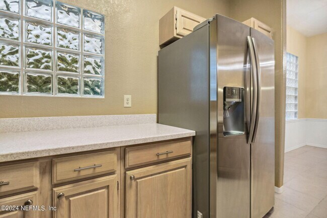 Building Photo - 10150 Belle Rive Blvd