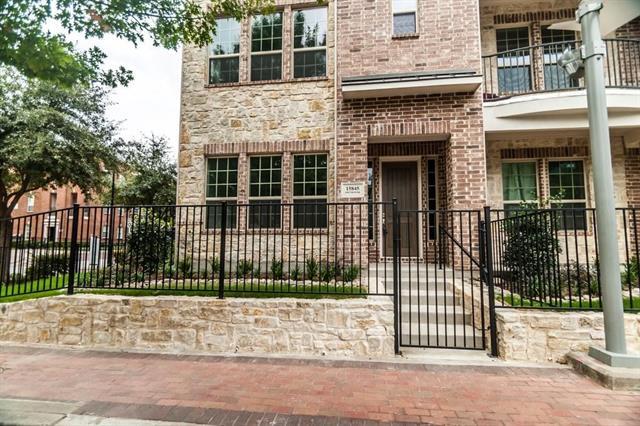 Foto principal - 15845 Spectrum Dr