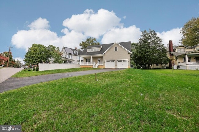 Building Photo - 43 Bennett Ave