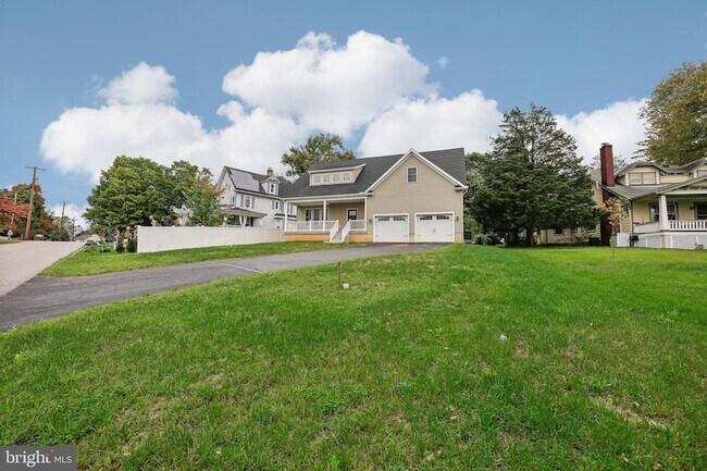 Foto del edificio - 43 Bennett Ave