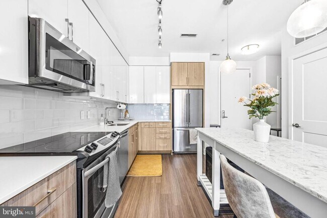 Foto del edificio - 145 Riverhaven Dr