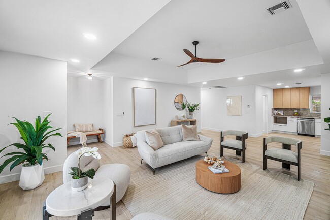 Foto del edificio - 718 SW 27th Pl