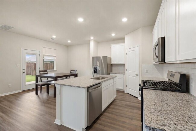 Foto del edificio - 129 Greenway Ln