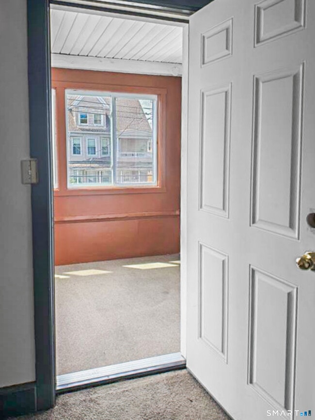 Foto del edificio - 532 Carroll Ave