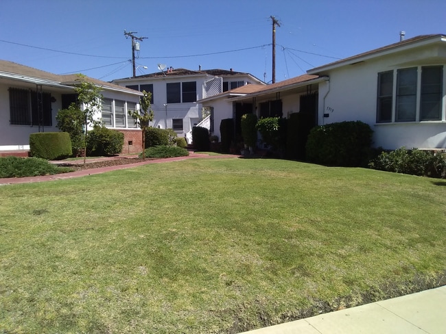 Building Photo - 2303 W 80th St
