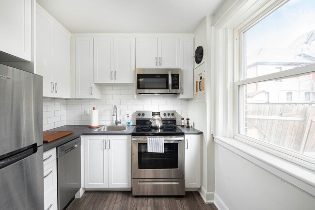 Building Photo - 86 Tisdale St S