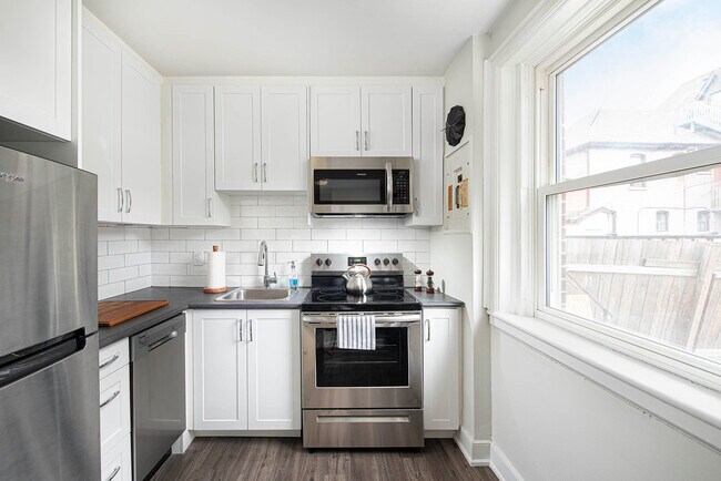 Building Photo - 86 Tisdale St S