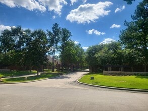 Building Photo - 8811 Van Allen Dr