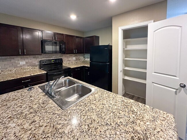 Building Photo - Azle, TX 3 Bedroom / 2 Bath / 2 Car Garage