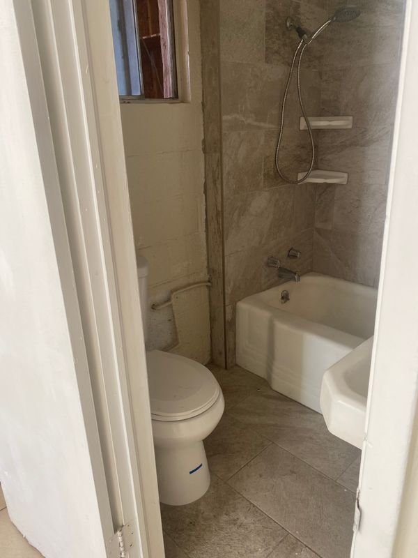 Foto del edificio - 7736 Ranchland Dr