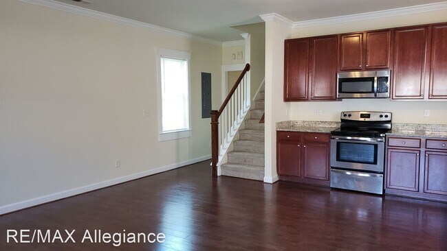 Foto del edificio - 5 br, 3 bath House - 1308 W. 40TH STREET