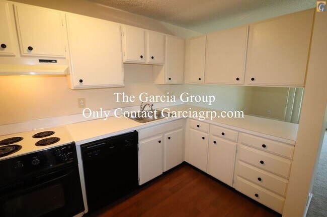 Foto del edificio - 2393 SW Park Pl