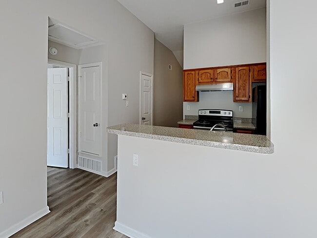 Building Photo - 5612 Kaitlyn Dr W