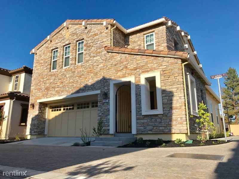Foto principal - 3 br, 2.5 bath House - 392 School Court