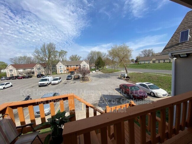Building Photo - 551 N Somerset Terrace